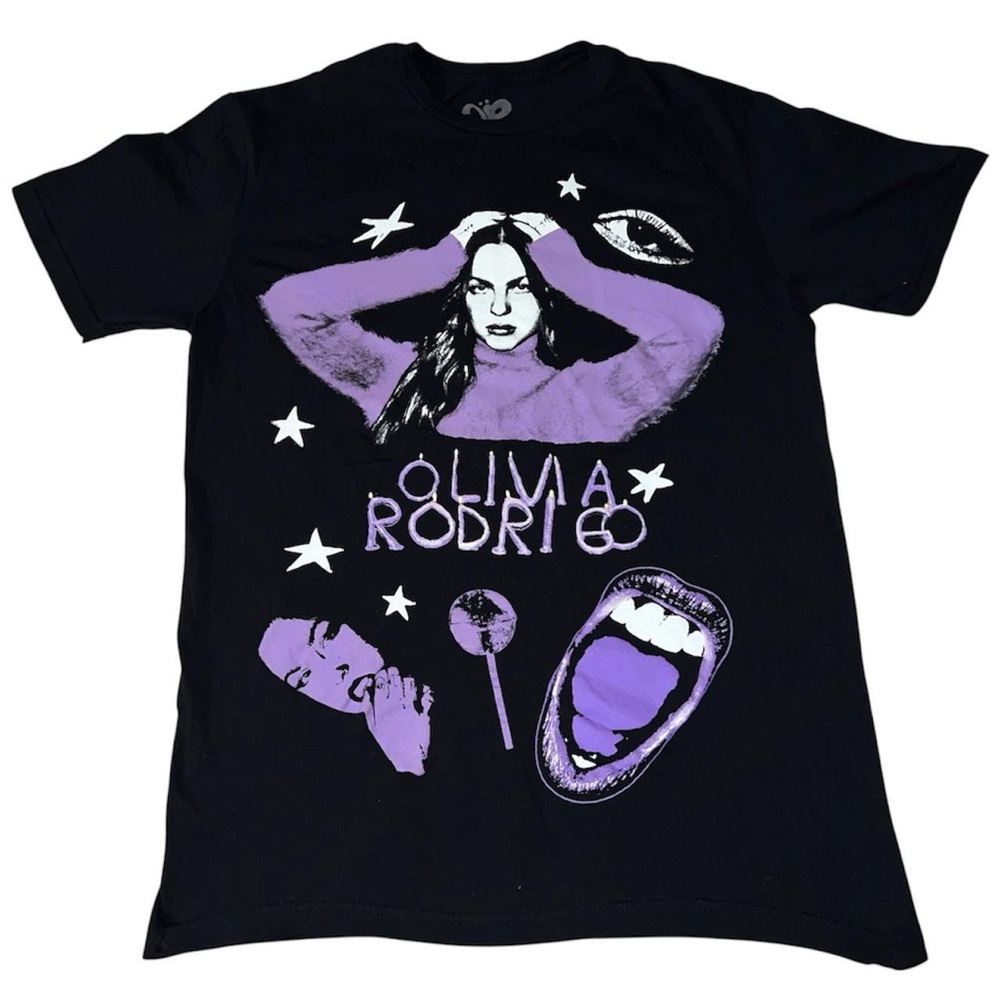 Olivia Rodrigo black graphic tee.